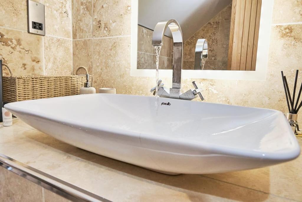 The Chase, Luxury Hot Tub Retreat, Pets Welcomed Dipton Екстериор снимка
